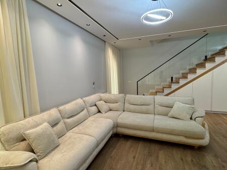 Rent,Villa, Fresku, Dalip Topi Street,Fresku.