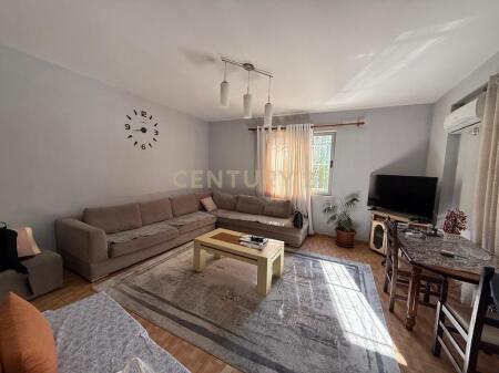 Ofrojme apartament 1+1 per shitje  ne Fresk