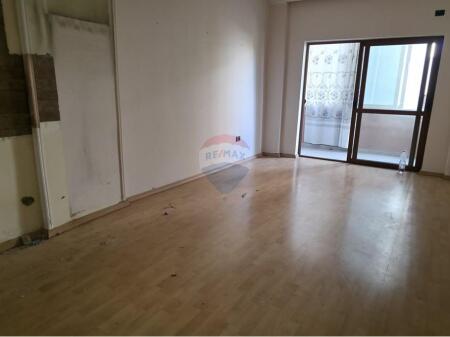 Shitet Apartament 3+1+2 pranë Lion Park!