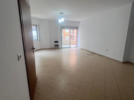 Shitet,Apartament 3+1+2 Fresku,Tirana