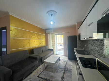 Affitto, Appartamento 1+1. Kombinat, Tirana.