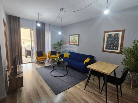 Apartament 1+1 per qira tek Pazari i Ri!