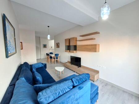 Jepet me qira apartament 1+1 në Xhamllik!