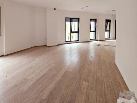 In Affitto: *Ufficio, Open Space* 📍Centro, *Dietro il 15° piano* ( *800€/mese* ) 2° Piano in Nuovo Edificio - *Fantastico Per Ogni Tipo Di Attività* | 3 Condizionatori | Vista Dalla Strada Principale | Tutte Le Installazioni Sono Di Qualità