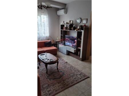 Jepet me qera 2+1, Rruga e Elbasanit!