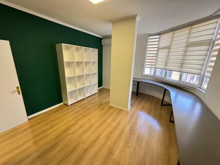 🏢 Office for Rent 📍 Wilson Square💶 Price: 800 € (negotiable)