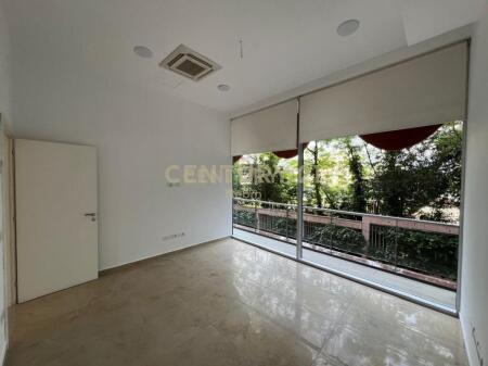 FOR RENT 170M2, COMMERCIAL SPACE AT THE TIRANA LAKE!