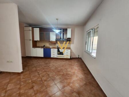 SHITET APARTAMENT 3+1+2 TE KOMUNA E PARISIT 320.000 EURO