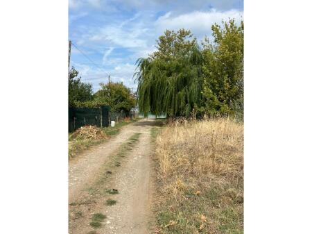 Terreno in Vendita a Pogradec, Solo 30 m dal Lago
