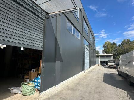 Warehouse for Rent – Near Top Channel