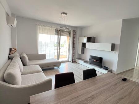 Jepet apartament 2+1+2 me qera Foleja Gjelber Zogu i Zi !
