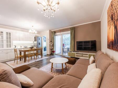 Jepet apartamenti 2+1+2 te Liqeni i Thate