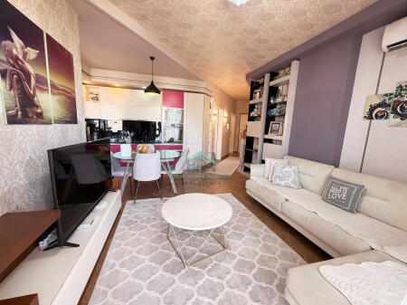 Appartamento 2+1+2+Balcone in Vendita - Via Cipajve, Vlore