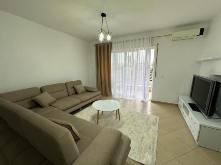 🏢Complesso Panorama, vicino alla Scuola Media “Harry Fultz”, affittasi appartamento 2+1+2 arredato. 800 Euro   