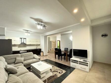 📢 Vendesi in vendita 3+1+2 in Via Kavaja! 🏡