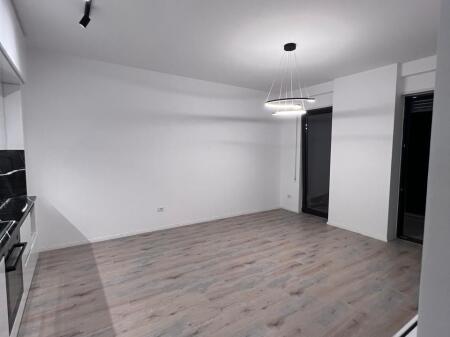 Apartament 2+1+2 me parkim per zyra, Stacioni i Trenit
