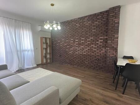 APARTAMENT 1+1 PER QERA TEK RRUGA PETI