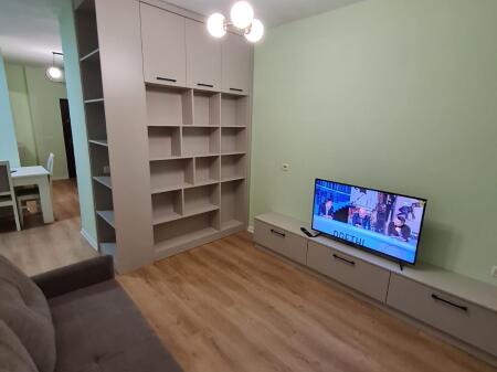 Affitto, Appartamento 2+1, Via Kavajes, ex parco, Tirana.