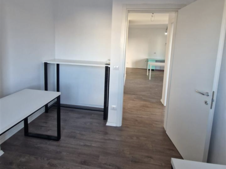 AFFITTASI APPARTAMENTO 2+1 PER UFFICI IN “GARDEN BUILDING”, VIA KAVAJËS