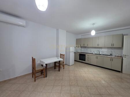 Appartamento 2+1 In Affitto a Medreseja, Via 5 Maji, Tirana