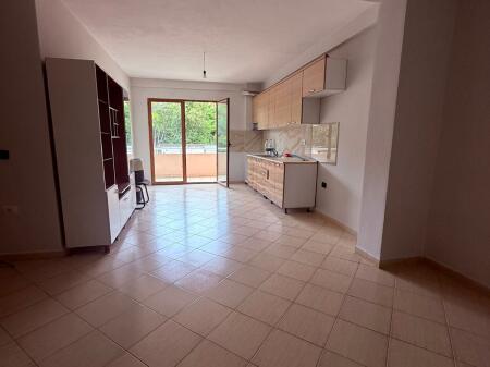 Fresk Jepet Apartament 2+1 Me Qera Bosh