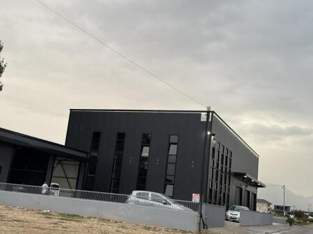 INDUSTRIAL WAREHOUSE FOR RENT – LAKNAS 📍 300 m from Rruga e Rinasit