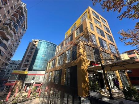 Super business premises for rent at Kompleksi Usluga