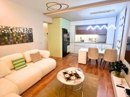 Jepet me qera apartamenti 1+1 ne Bllok