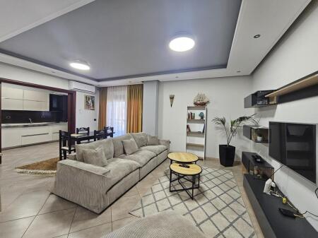 AFFITTASI APPARTAMENTO 3+1+2 A XHAMLLIK! 750 € /Mese