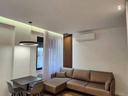 Jepet apartamenti 2+1 te Liqeni i Thate