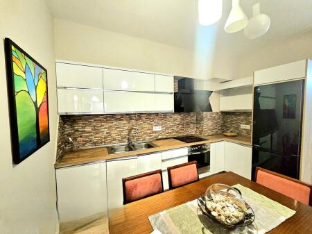 APARTAMENT 2+1+ GARAZH PER QIRA PRANE KOPSHTIT ZOOLOGJIK 800 € /Muaj