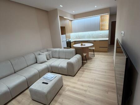 🏠 Apartment for rent – Vizon Plus,   📍 Location: Inside the “Vizon Plus” complex) 🚗 Parking: Underground parking space (with a fee of 10000 lek/month) 💰 Rent price: 90,000 lek/month  