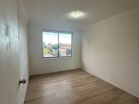 Ufficio in Affitto 1+1 a Ali Dem (ID BZ2704) Tirana