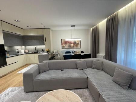 Shitet apartament 2+1+post parkimi te L. i Thate