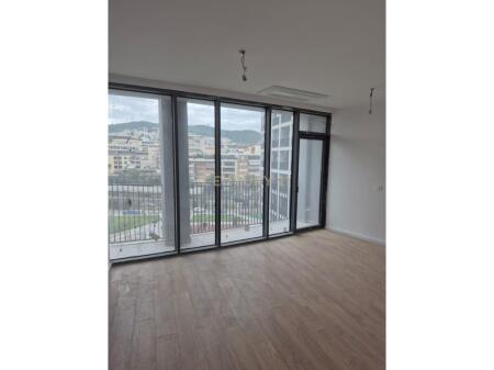 LAKE VIEW, AFFITTO APPARTAMENTO/UFFICIO 2+1+2!