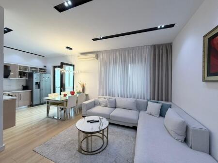 KAFE FLORA, VENDIAMO APPARTAMENTO 3+1 250,000 €