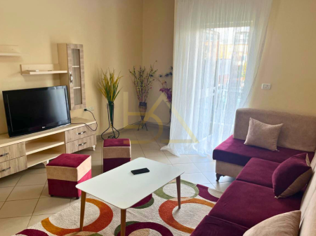 Jepet me Qira – Apartament, Kongresi i Manastirit