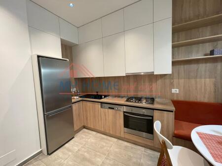 Apartament 2+1 ne shitje 21 Dhjetori Tirane