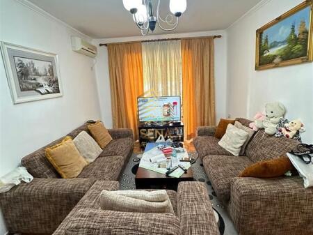 Shitet, Apartament 3+1+2+3Blk, Xhamllik , 190.000 euro I Diskutueshem