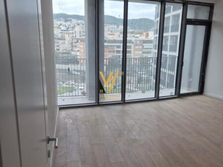 OFFICE 103 M2 FOR RENT AT LAKE VIEW 1,900 EURO