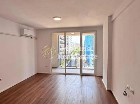 Qera, Apartament 2+1+2, Fusha Aviacionit, 700 euro/muaj