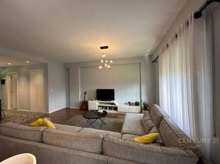 Duplex presso Residenza Kodra e Diellit 2! 1.000 € /Mese