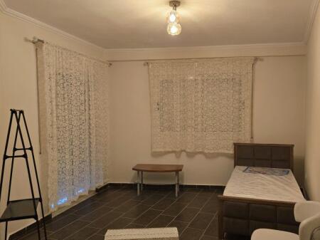 Jepet me qira apartament 2+1 tek Amerikan 3