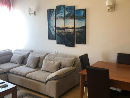 Apartament 2+1 per qira tek Liqeni Thate