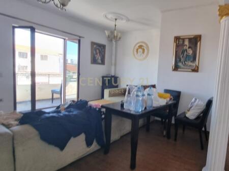 Vilë Në Shitje në Allias, Shkolla e Bashkuar, Tiranë - 590,000€!
