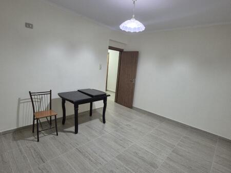Apartament për qera 1+1 - Rruga Elbasanit