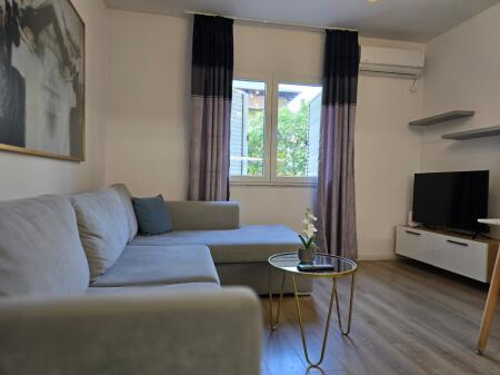 Price reduced! Apartment 1+1 for rent at Willson Square.