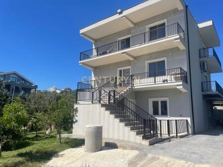 JEPET ME QIRA VILE INDIVIDUALE E RRETHUAR ME 1000m2 GJELBERIM NE ZONEN E LUNDRES 1,200 € /Muaj