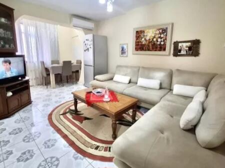 In vendita 2+1+cucina separata📍Brryli/ Di fronte al Nuovo Maternità (70 m2) Edificio esistente (2° piano) 130.000 eu