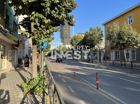 Ufficio in affitto, Via Durazzo vicino al Caffè FLORES